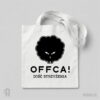OFFCA! Dość strzyżenia! - torba społeczna z nadrukiem Torba biała z nadrukiem minimalistycznego projektu graficznego czarnej, nieostrzyżonej owcy z bardzo dużym futrem i napisem OFFCA! DOŚĆ STRZYŻENIA!