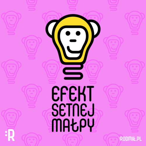 Społeczny projekt graficzny humorystycznego nadruku na różową podkładkę pod mysz z uśmiechniętą małpią głową w formie świecącej na żółto żarówki z podpisem EFEKT SETNEJ MAŁPY.
